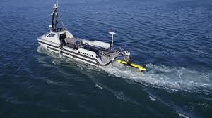Запуск морского дрона с борта яхты